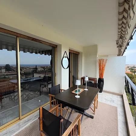 Appartement Léchappée Bleue — Panorama Design Golfe-Juan